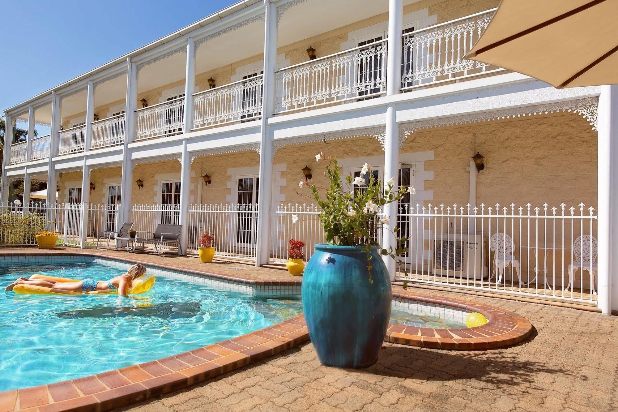 White Lace Motor Inn Mackay Luaran gambar